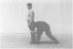 警用防暴棍对战短刀,警用棍式防暴器