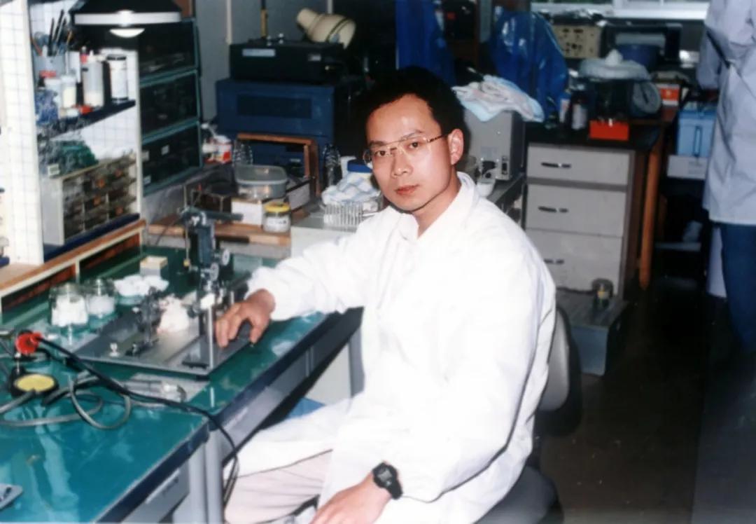 闈㈠楂樿柂璇辨儜,闈㈠缇庡浗楂樿柂姣呯劧鍥炲浗