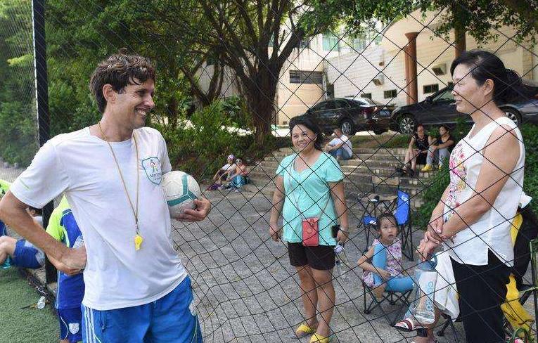 中国足球总教练如何带出困境,中国足球教练组现状