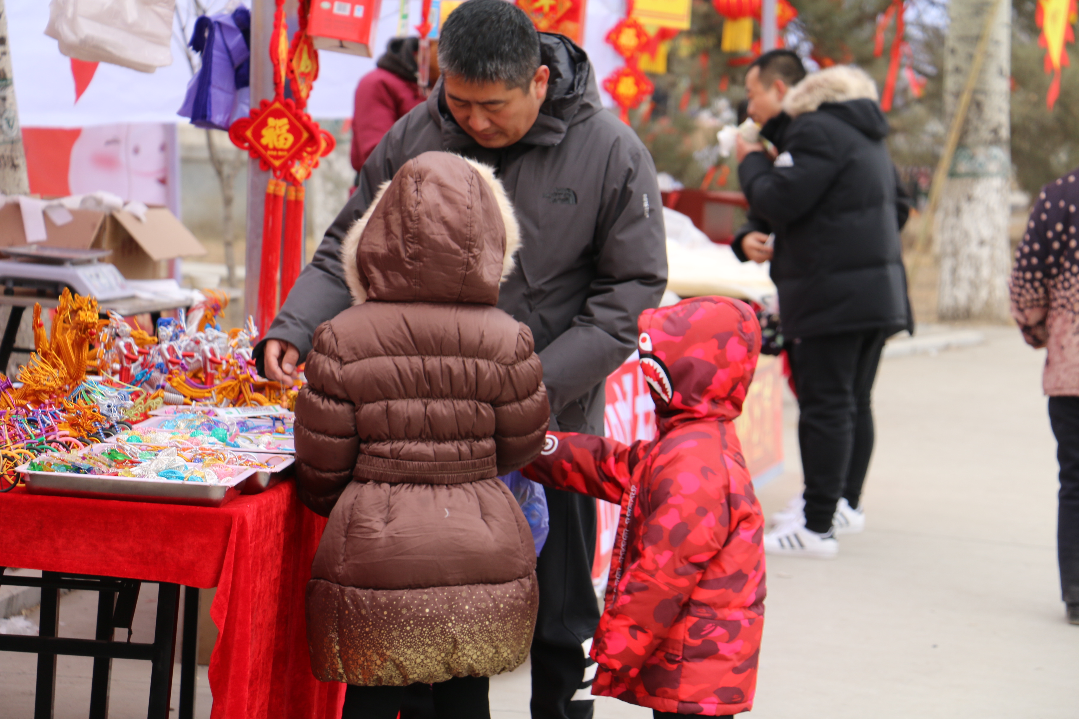 新春去哪里,新年去赶集