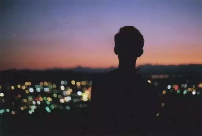 中年职场人：树挪死人挪活，不要做“抵抗性下跌”|五一特献“职场人全生命周期危机*局破**”