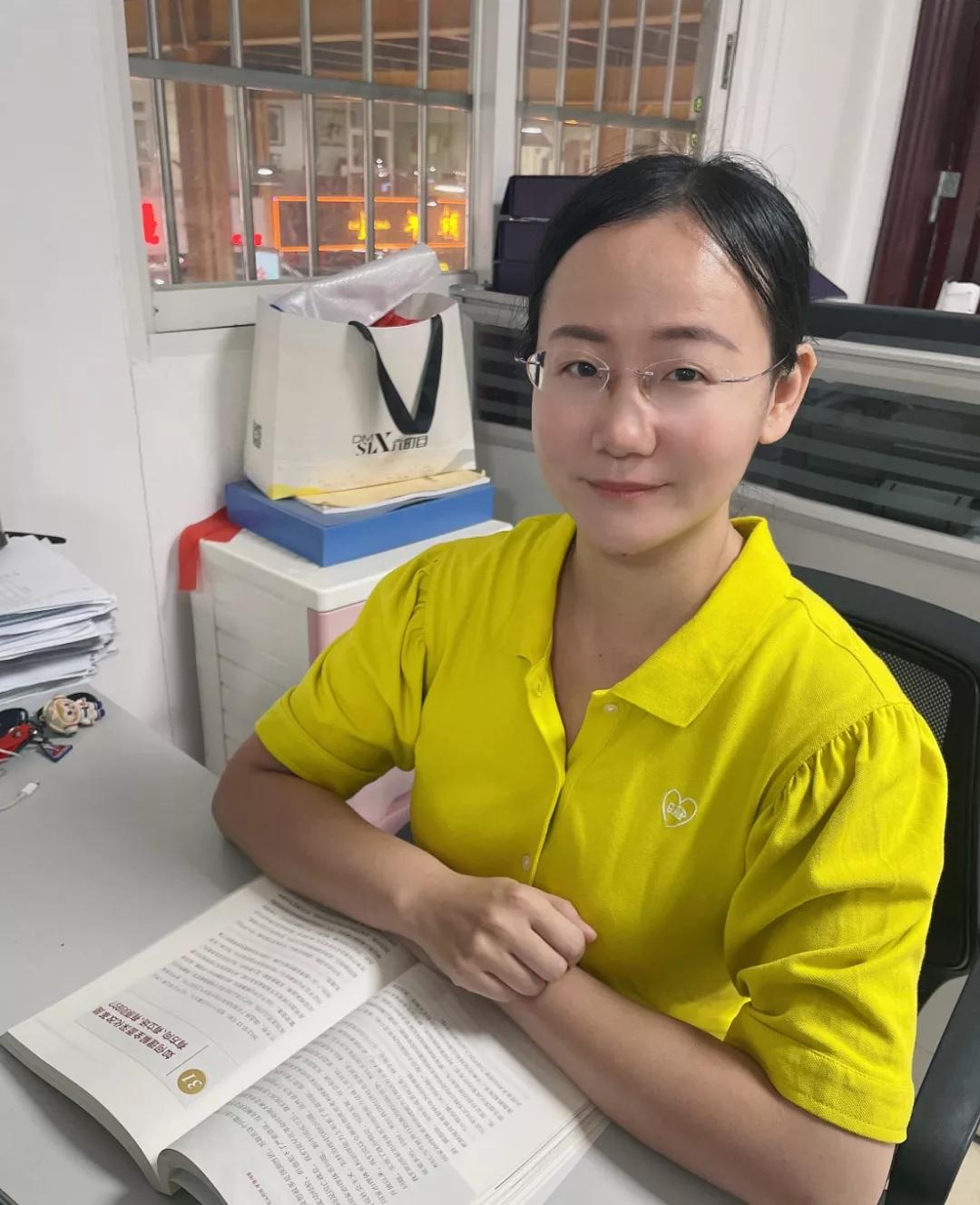 海珠｜街坊点赞社区书记｜桥南社区*党**支部书记、居委会主任陈薇薇：“居民的信任，就是我坚持的动力”