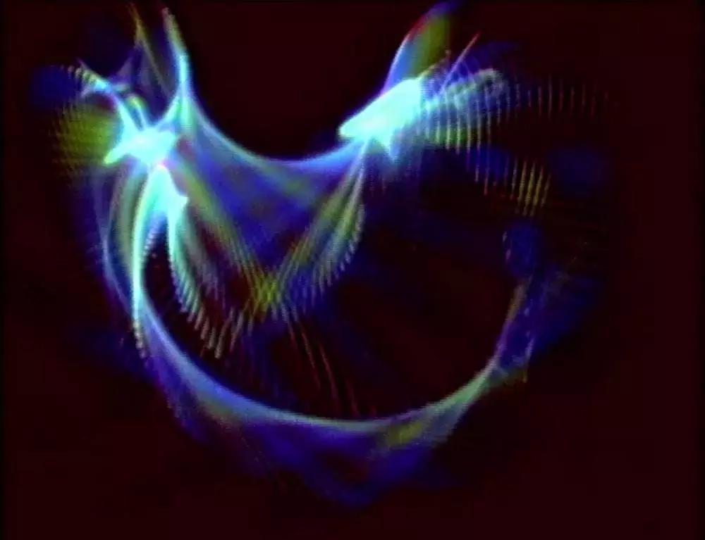 他是视频艺术的鼻祖，比我们早半个世纪就在拍摄了！