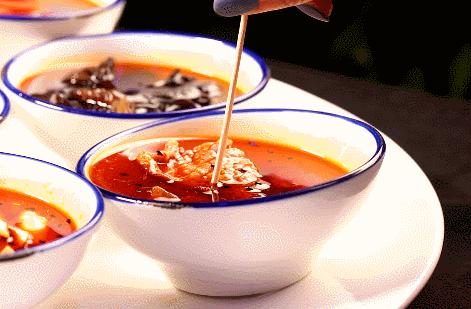 乌鲁木齐这家店丨与音乐和美酒相伴，这杯酒等你来斗