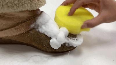 白鞋子脏了怎么洗简单,鞋子脏了别直接用清水洗
