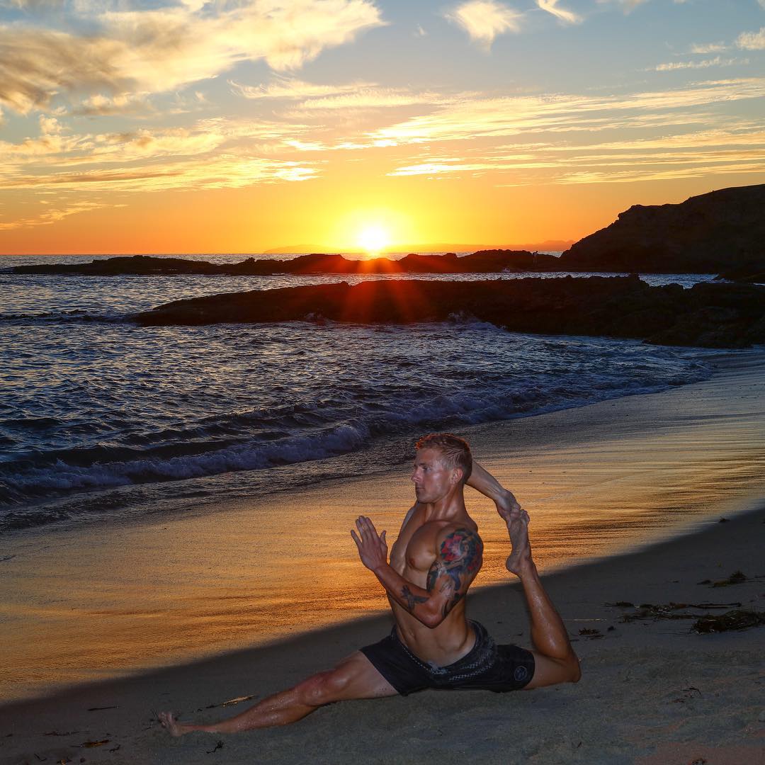 男士练瑜伽的作用和功效,男士练习瑜伽都已经成为一种时尚