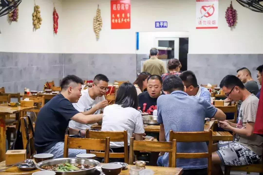 成都人小心！到这三个小区里吃“鬼饮食”？进去了就别想出来