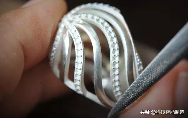 施华洛世奇125纪念款,施华洛世奇125纪念款天鹅意义