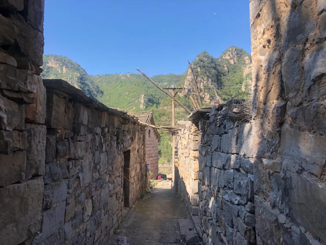 走进太行山深处山村,走进古老的石头村