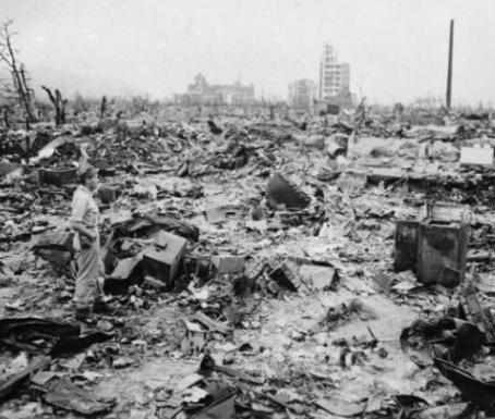 广岛被原子弹轰炸75年后的样子,炮弹炸过的房子为什么只剩框架