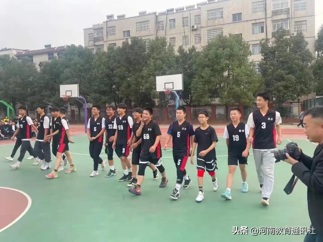 青春永不散场你我皆是少年！光山一中举行2021年师生篮球友谊赛