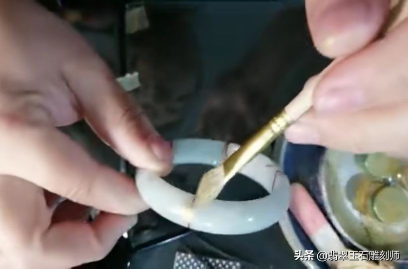 玉手镯断裂了值得修复吗,玉手镯裂了怎么修复