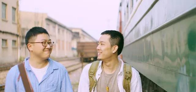 两个壮汉的好妹妹乐团如何成长到现在的？