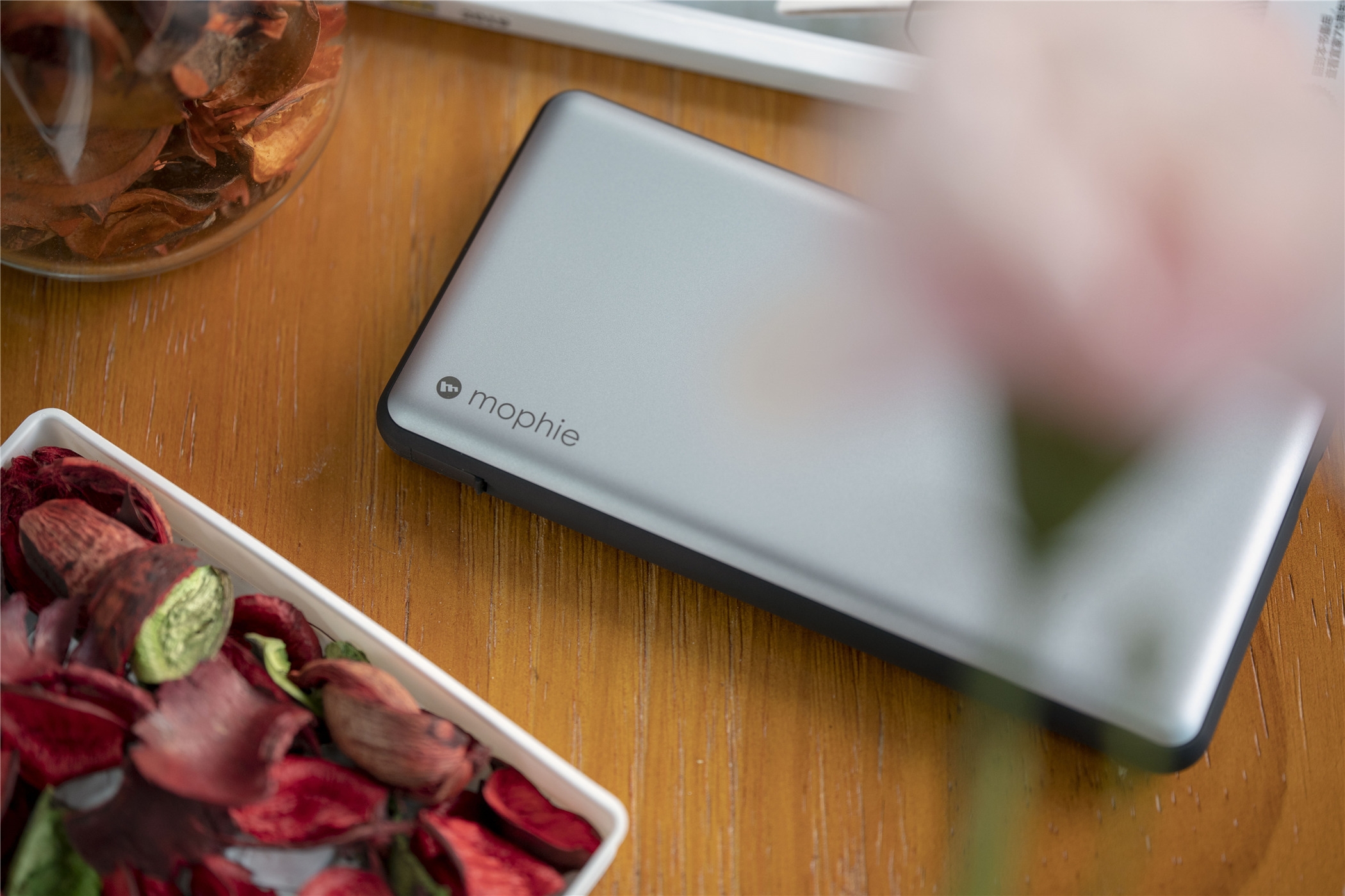 mophie移动电源10000mah可以充几次,mophiepowerstationproxl移动电源