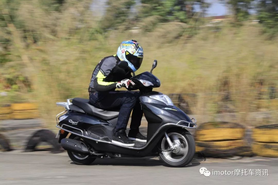 钱江宝悦110评测视频,没有自动感应大灯