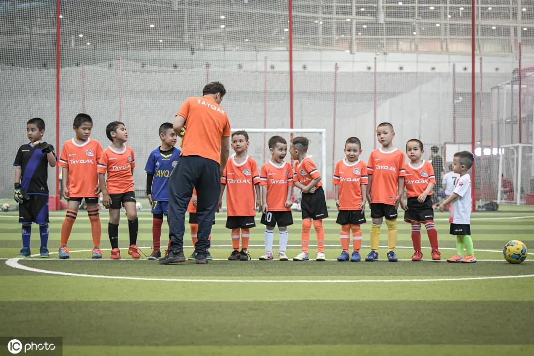 他不是神童纪录片,他不是神童