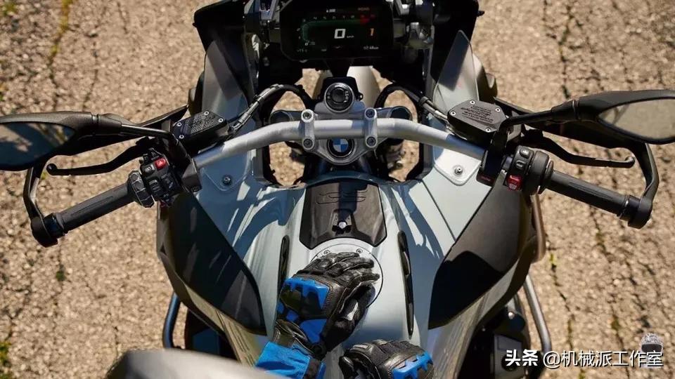 bmwr1250gs,r1250gs水鸟拉力版有手把加热吗