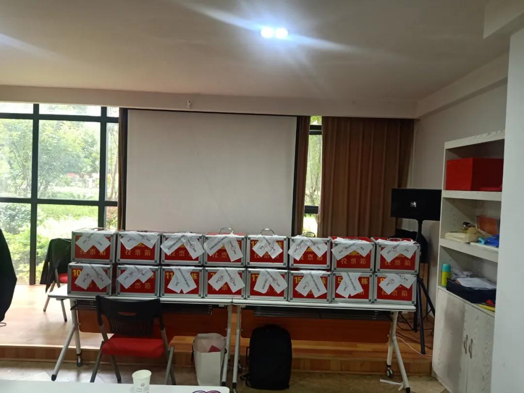 萍乡一知名小区全体业主投票竟把物业换了