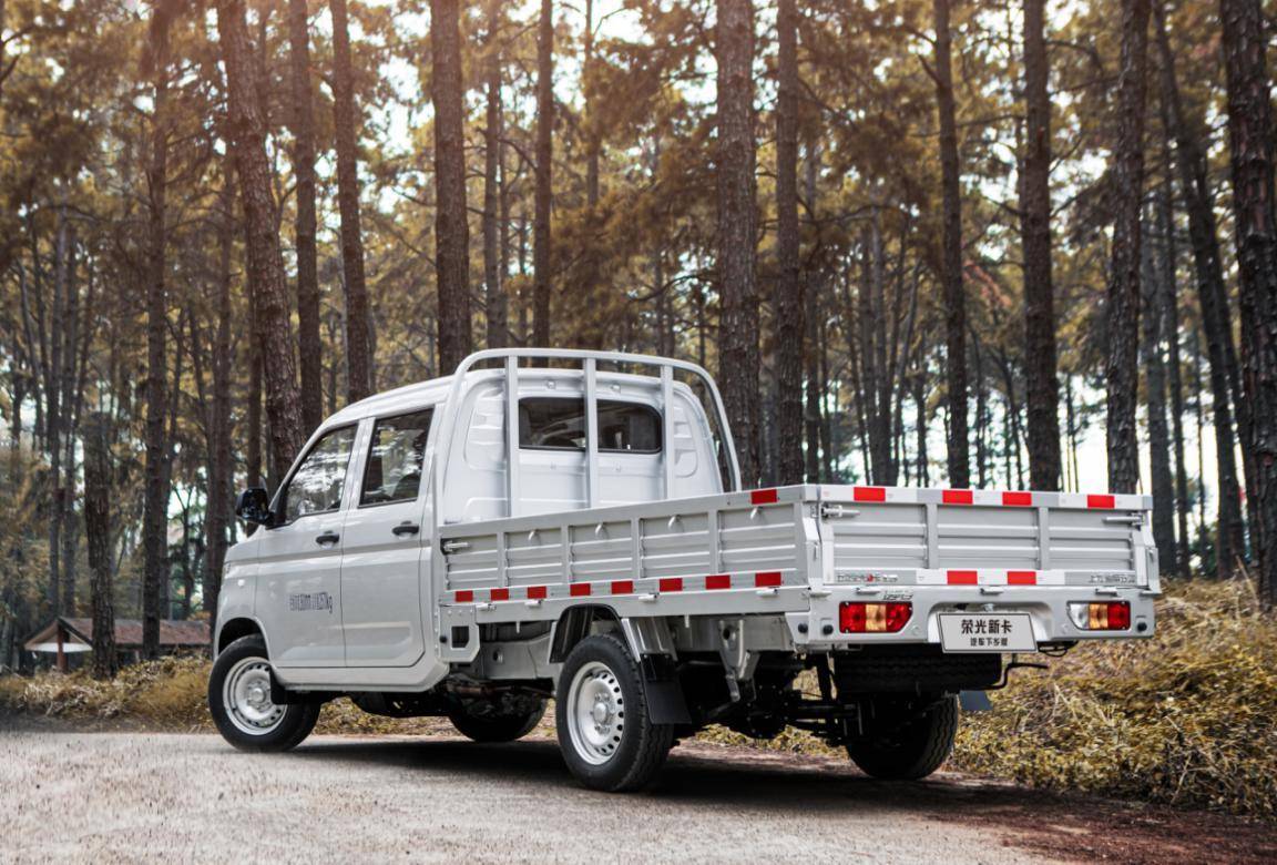 开货拉拉用哪种小皮卡好,既能拉货又能载人的皮卡推荐