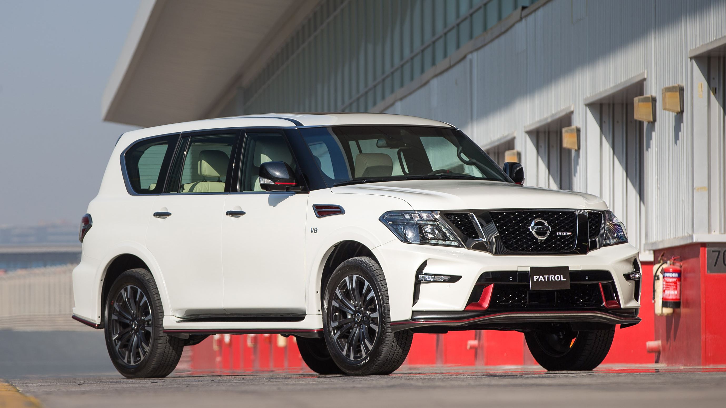 全新日产途乐有哪些亮点,丰田陆巡与日产途乐