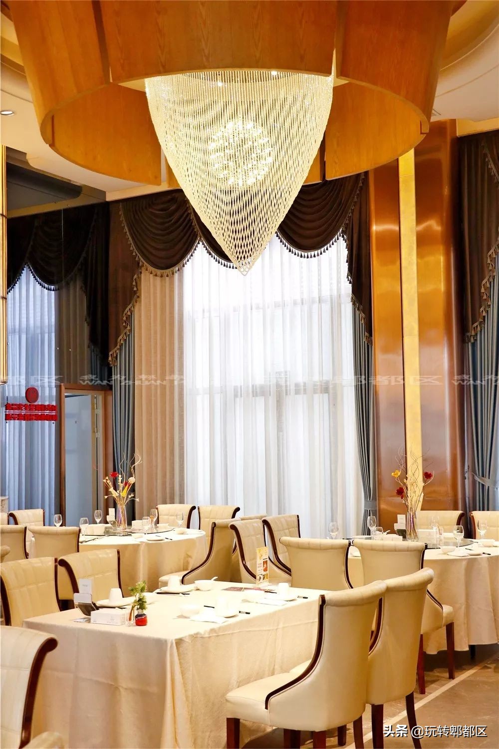 北有全聚德，南有兰烤鸭！云南小刀鸭入驻大蓉和，惹火郫都吃货圈