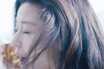 澳洲茶树精油洗发水去头屑,头发一摸全是油