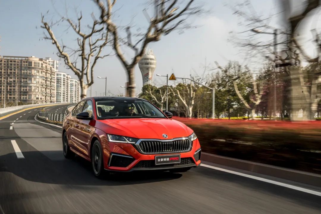 比高尔夫便宜一大截！斯柯达明锐Pro正式预售，13.89-15.99万元