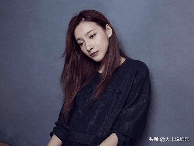 她是央视最美主播,她是央视最美才女