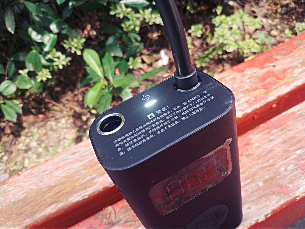 米家充气宝1s与骑行智能充气宝,米家充气宝1s充电时灯乱闪烁