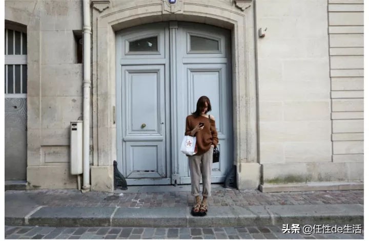 韩国女明星穿的衣服曝光,韩国女明星的衣服都是从哪里买的