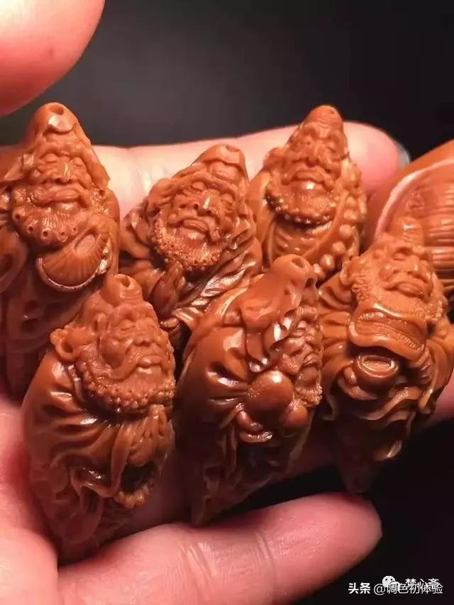 玩橄榄核要有技巧,橄榄核雕什么题材好