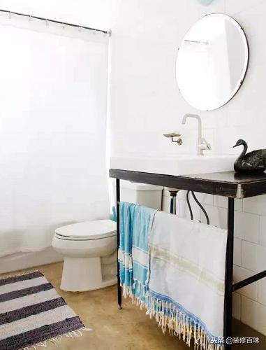 白色的玻璃胶发霉什么原因,家里的玻璃胶发霉怎么办