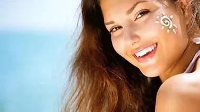 防晒霜涂了不卸妆会怎样,防晒霜涂不匀能不能白一块黑一块