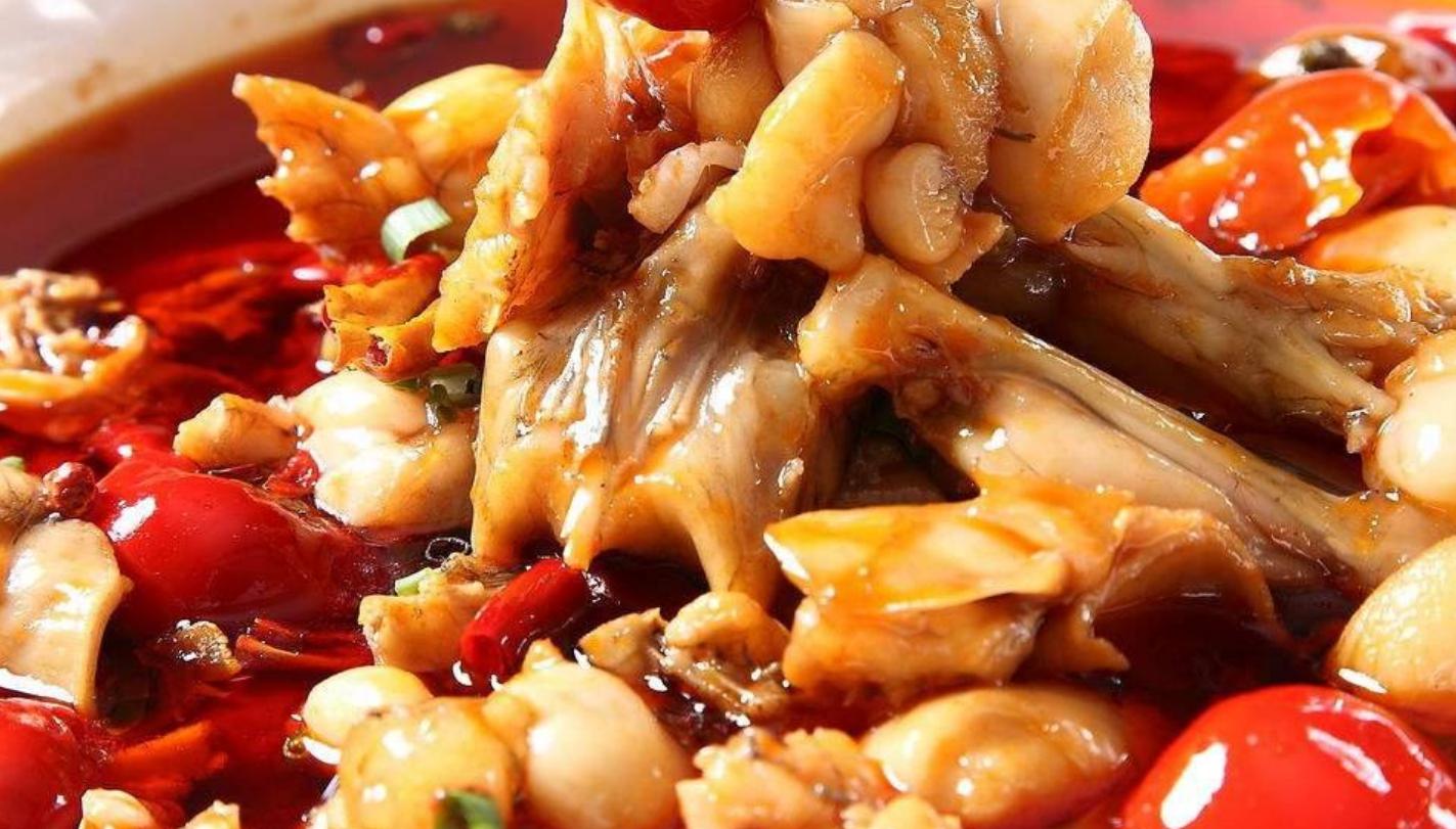 爆炒牛蛙真的绝了下酒下饭的好菜,酸菜炒牛蛙酸辣开胃下饭太香了