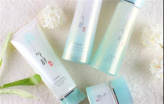 百雀羚是真正的国货品牌,同样是老品牌的百雀羚