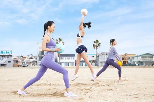 运动girl穿搭图鉴,健身服穿搭小心机上衣女性