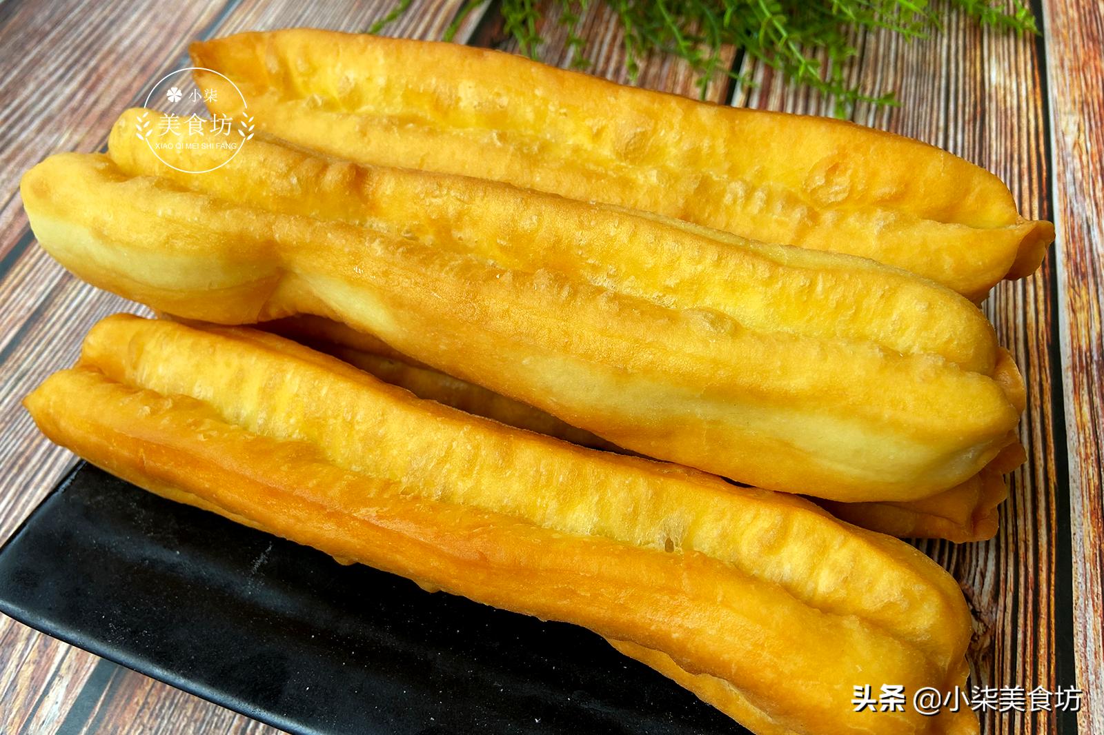 盐碱矾油条需要饧面多长时间,油条做法蓬松酥脆不用醒面一晚上