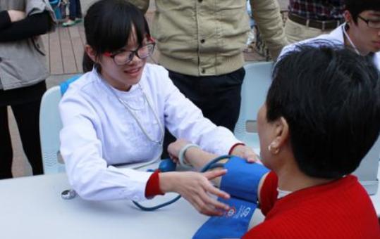 高血压如何运动降低血压,有高血压做哪些动作可以降血压