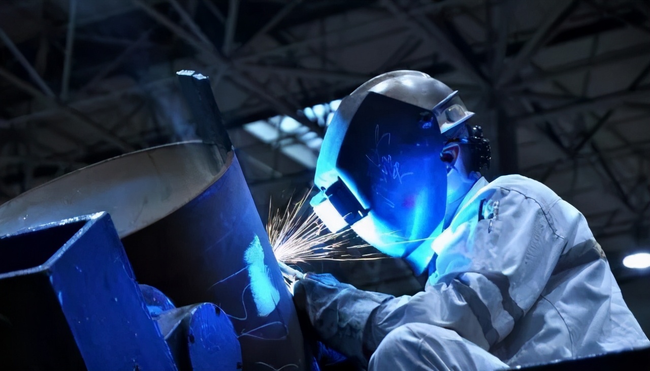 被电焊伤到眼睛滴什么眼药水好,电焊伤到眼睛为什么半夜才痛