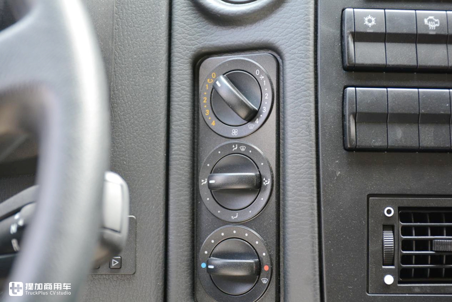 东风越野房车2021款乌尼莫克u5000,全时四驱乌尼莫克越野房车