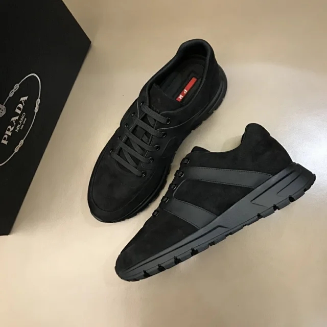 普拉达夹克黑武士价格,普拉达黑武士鞋好吗