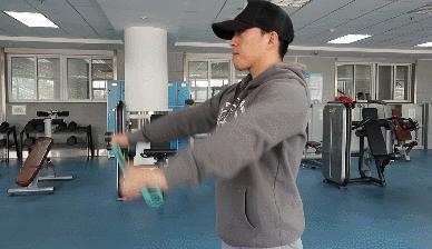 7个专门针对肩部训练的健身动作,最有效的肩部锻炼