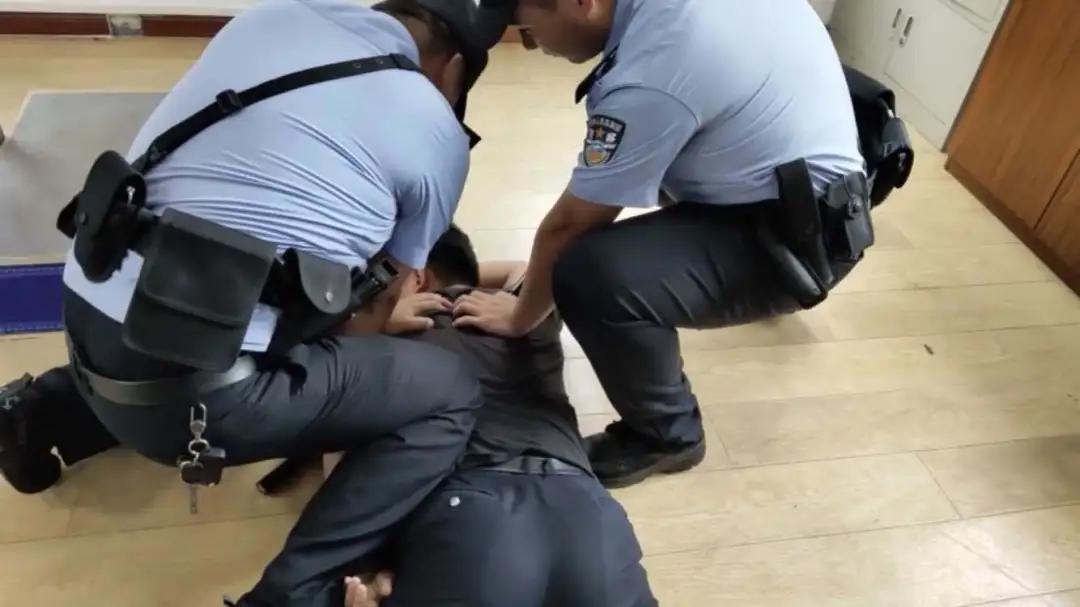 把车烧了判多少年,用汽油烧毁别人车辆判几年