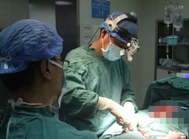 龙凤胎睡觉哭闹,龙凤胎宝宝睡觉