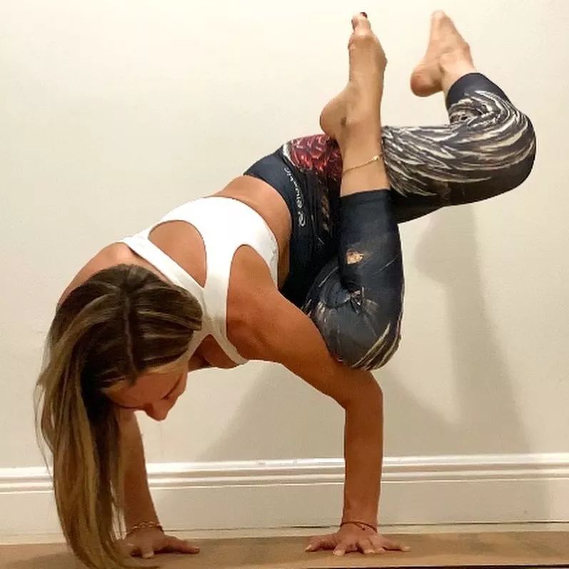 跟着波姐练习瑜伽,让你拥有让人艳羡的绝美身姿