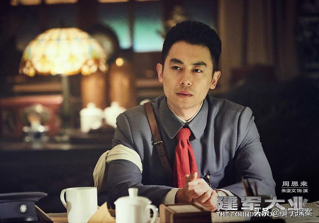 5位年轻演员演周总理，有形似，有神似，其中一位央视选得太好了