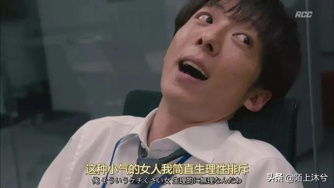 李佳琦被“女助理”给坑惨了：那些爱占便宜的年轻人，真的很掉价