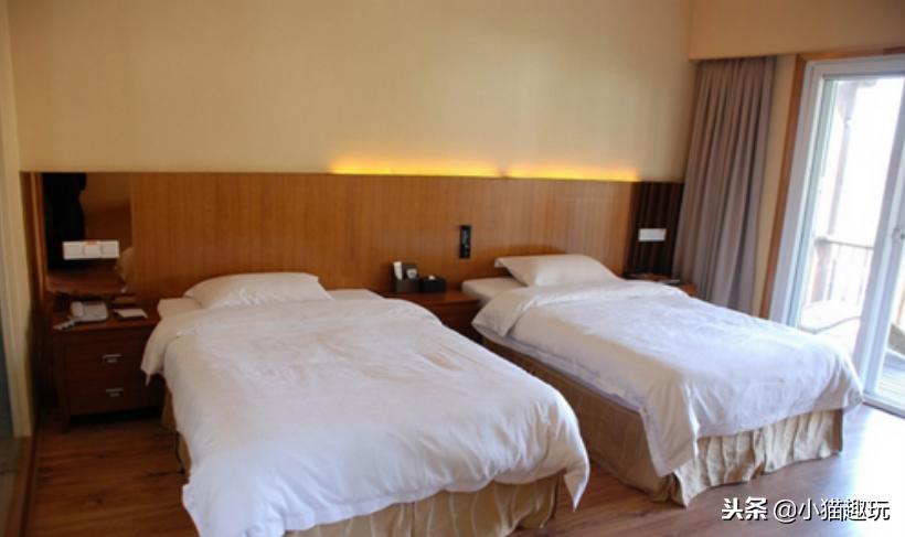 全世界最美的溶洞温泉,很美的天然溶洞温泉