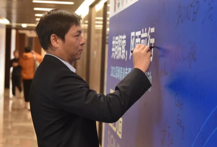 深圳足球交流赛,深圳市青少年足球青训联系方式