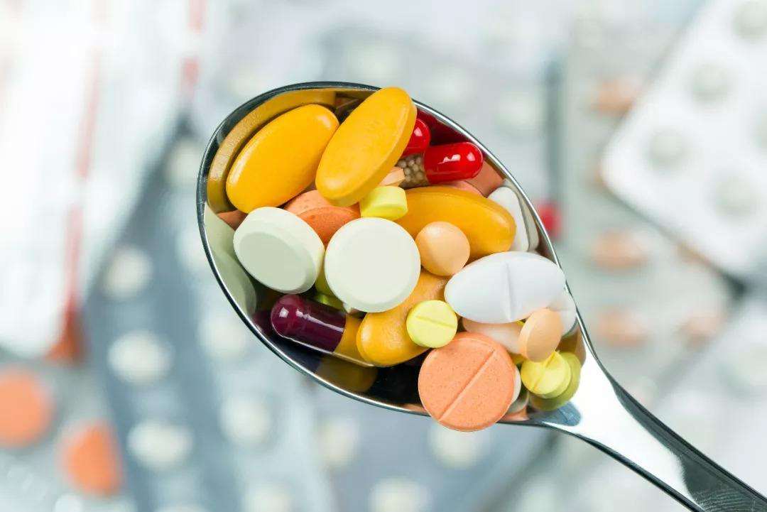 如何正确吃中药副作用更小 (多种中药吃后如何分辨其副作用)